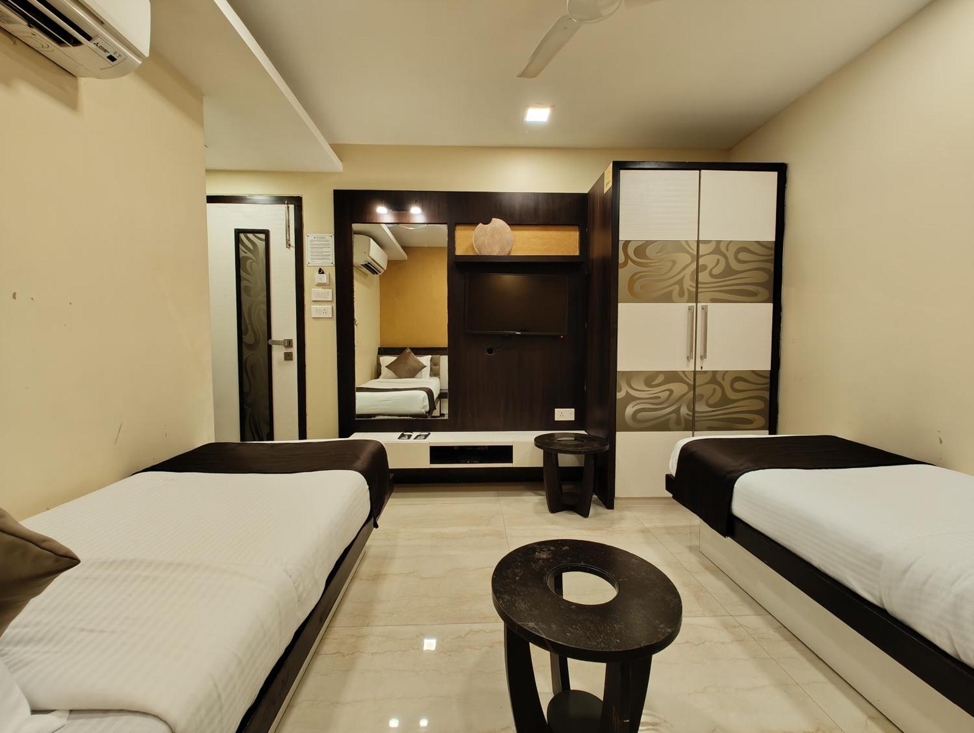The Majlis Hotel - Colaba Mumbai Exterior foto